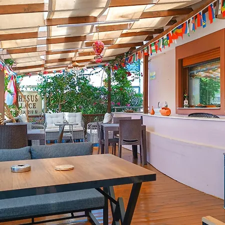 Ephesus Palaces Δωμάτια σε οικογενειακή κατοικία *